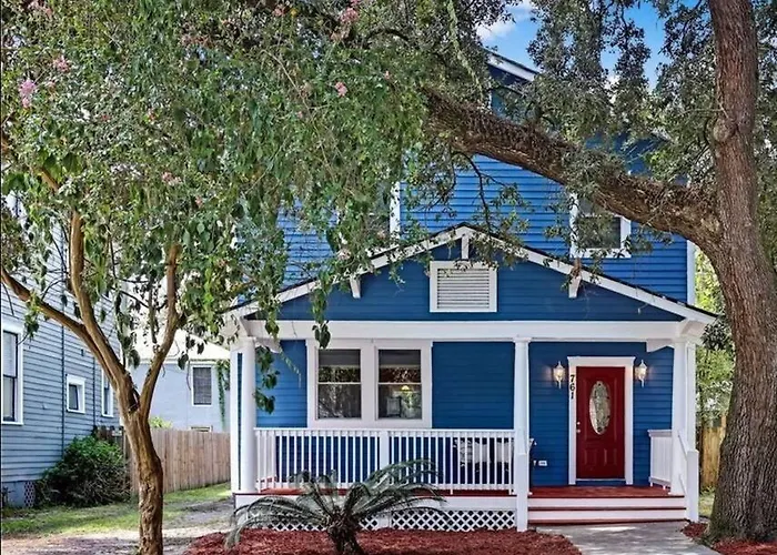 New! Charmingly Renovated House 5Min To Downtown