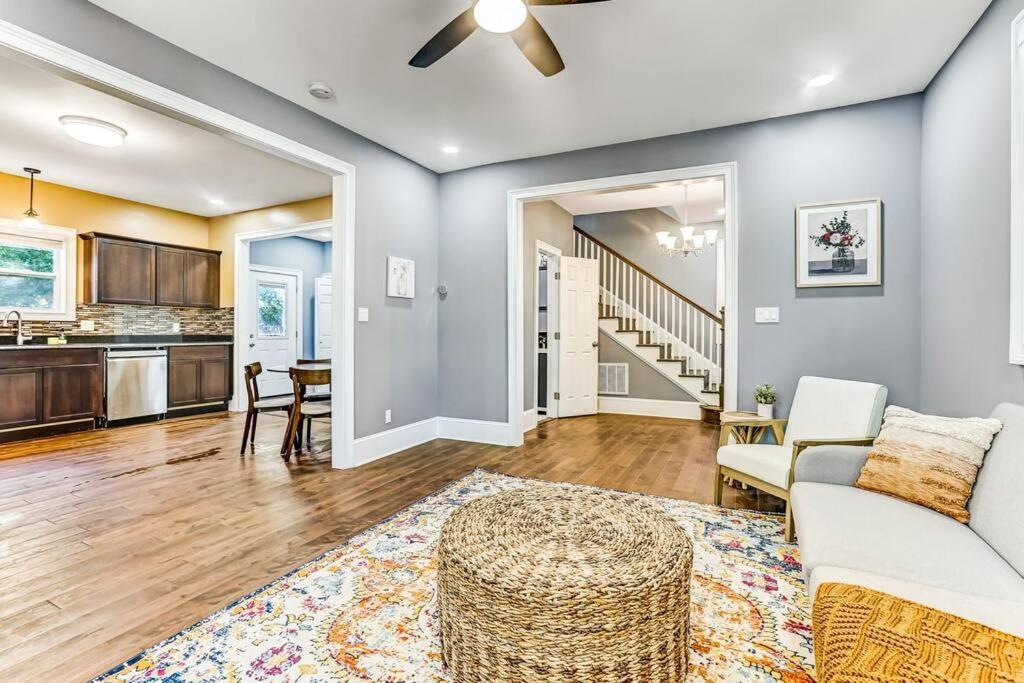 New! Charmingly Renovated House 5min To Downtown * Savannah